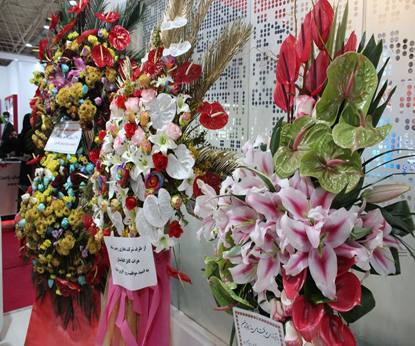 گل های تقدیمی در نمایشگاه ذوالفقارپلاست